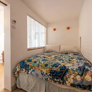 lovely-self-contained-basement-studio-with-kitchen.brighton-hotels-england.com/